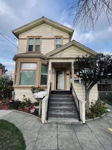 Main picture of 42 N 10th St