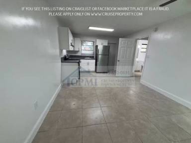 Main picture of 1111 NE 5th Ter