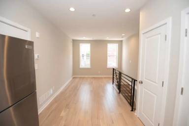 Main picture of 1520 Catharine St