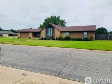 Main picture of 312 Rosanne St
