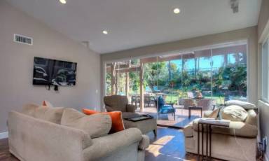 Main picture of 786 Poinsettia Park N