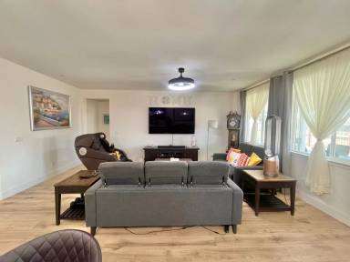 Main picture of 1855 Felsite St