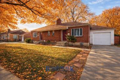 Main picture of 1112 S Navajo St