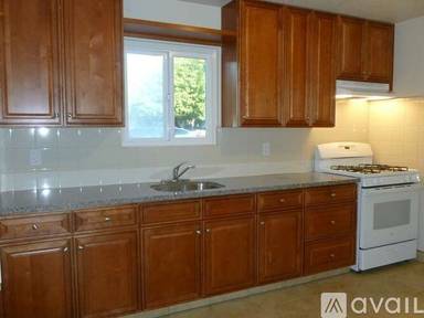 Main picture of 16445 Kent Ave