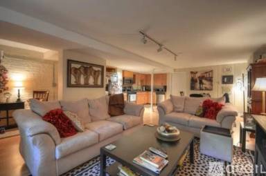 Main picture of 556 W Belden Ave