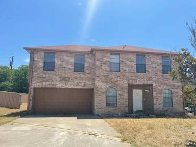 Main picture of 1906 Schulze Cir