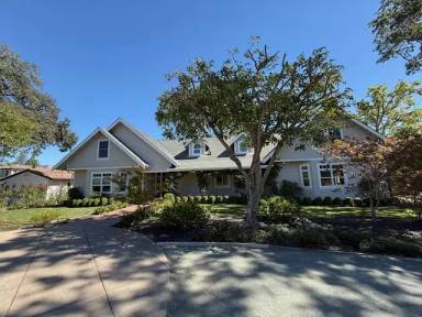 Main picture of 352 La Questa Dr