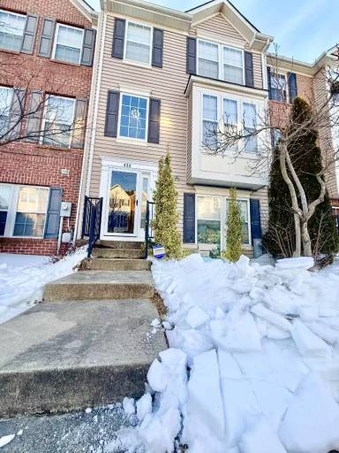 Main picture of 838 Lowe Rd