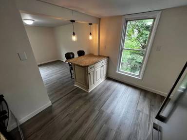 Main picture of 5 River St