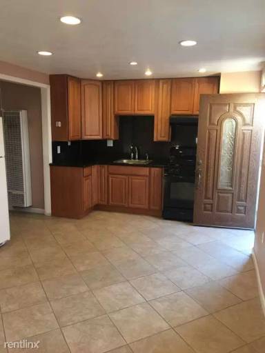 Main picture of 15583 Budge St