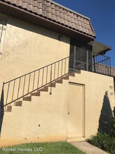 Main picture of 20 Windtree Ln