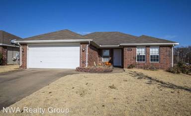 Main picture of 6102 SW Meadow Well Ave