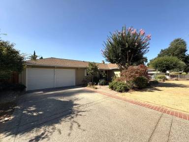 Main picture of 654 Cuesta Dr