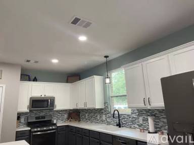 Main picture of 605 Stevenage Dr
