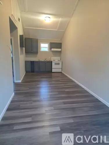 Main picture of 61051 Donya St