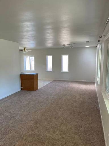 Main picture of 3082 NE Vine St