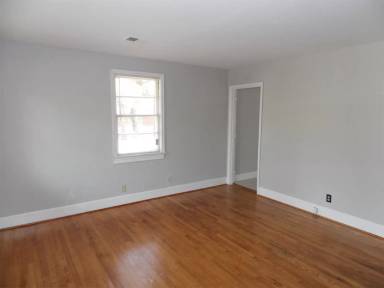 Main picture of 3928 Gill St