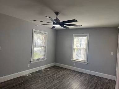 Main picture of 3261 W 13th St