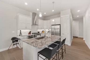 Main picture of 1467 Harebell St