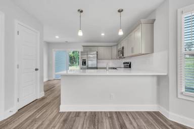 Main picture of 204 Limestone Point Dr