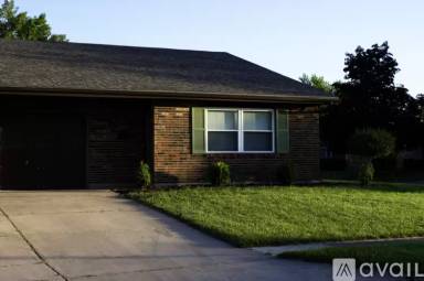 Main picture of 4002 Woodridge Dr