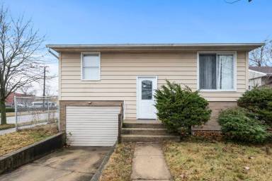 Main picture of 11756 S Racine Ave
