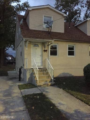 Main picture of 11 Waterbury Ave