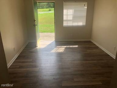 Main picture of 300 Spring St