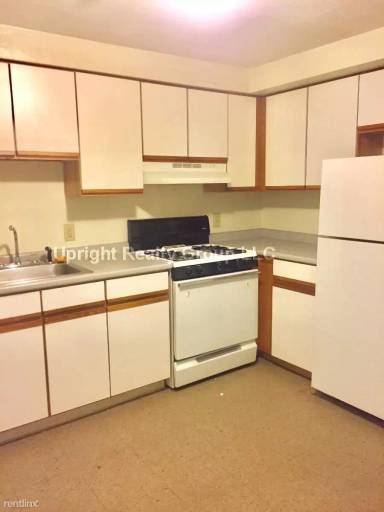Main picture of 4 Adams Cir