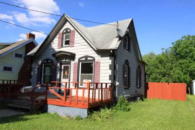 Main picture of 1021 8th St