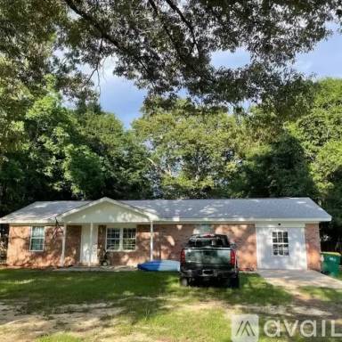 Main picture of 6115 Willow Ln N