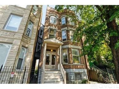 Main picture of 1251 N Maplewood Ave