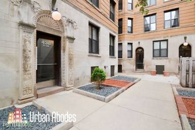 Main picture of 428-438 W Belden Ave