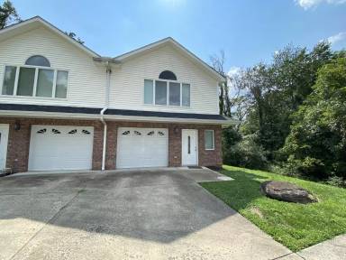 Main picture of 1 Seneca Rd