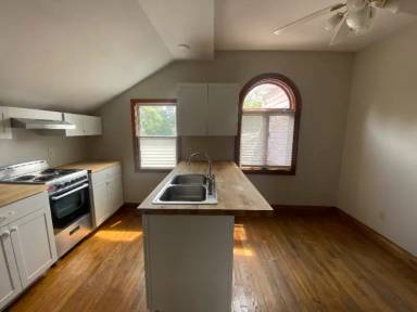 Main picture of 305 E Main St