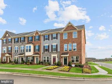 Main picture of 22101 Broadway Ave