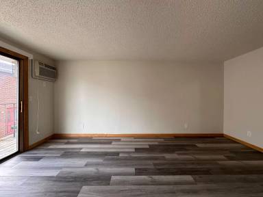 Main picture of 2096 Imperial Ln