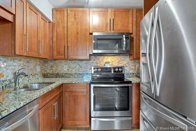 Main picture of 501 SW 60th Ct
