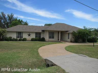 Main picture of 1002 Lakeway Dr