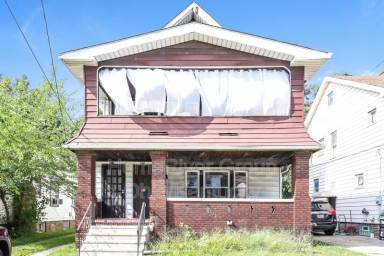 Main picture of 15713 Grovewood Ave