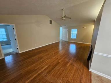 Main picture of 5021 Blue Spruce Ln