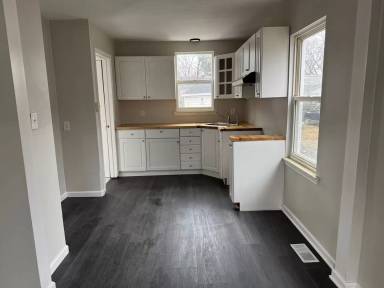 Main picture of 18769 Kingsville St