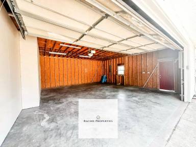 Main picture of 250 E Georgia St