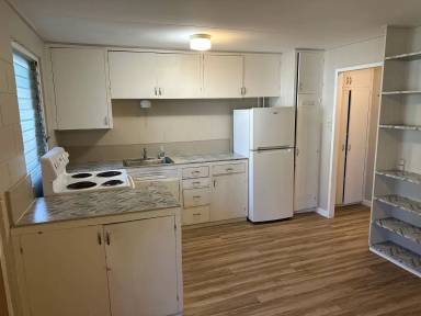Main picture of 15 Iliahi St