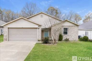 Main picture of 104 Carman Ln