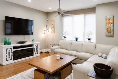 Main picture of 193 Saint Philip St