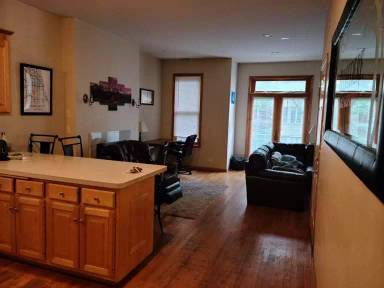 Main picture of 1535 N Hudson Ave