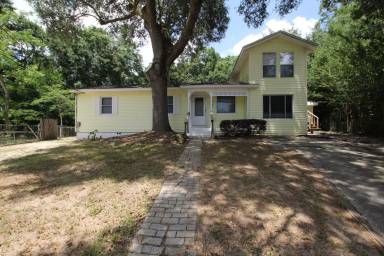 Main picture of 5 N Edgewood Cir