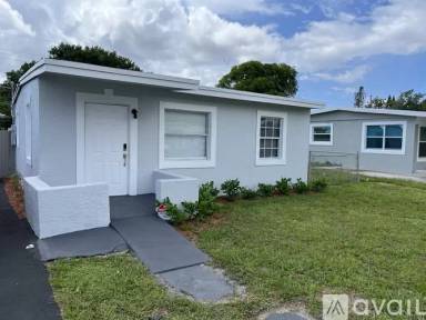 Main picture of 2726 NW 4th Ct