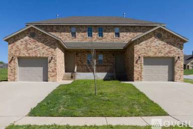 Main picture of 605 SW Loudon Dr